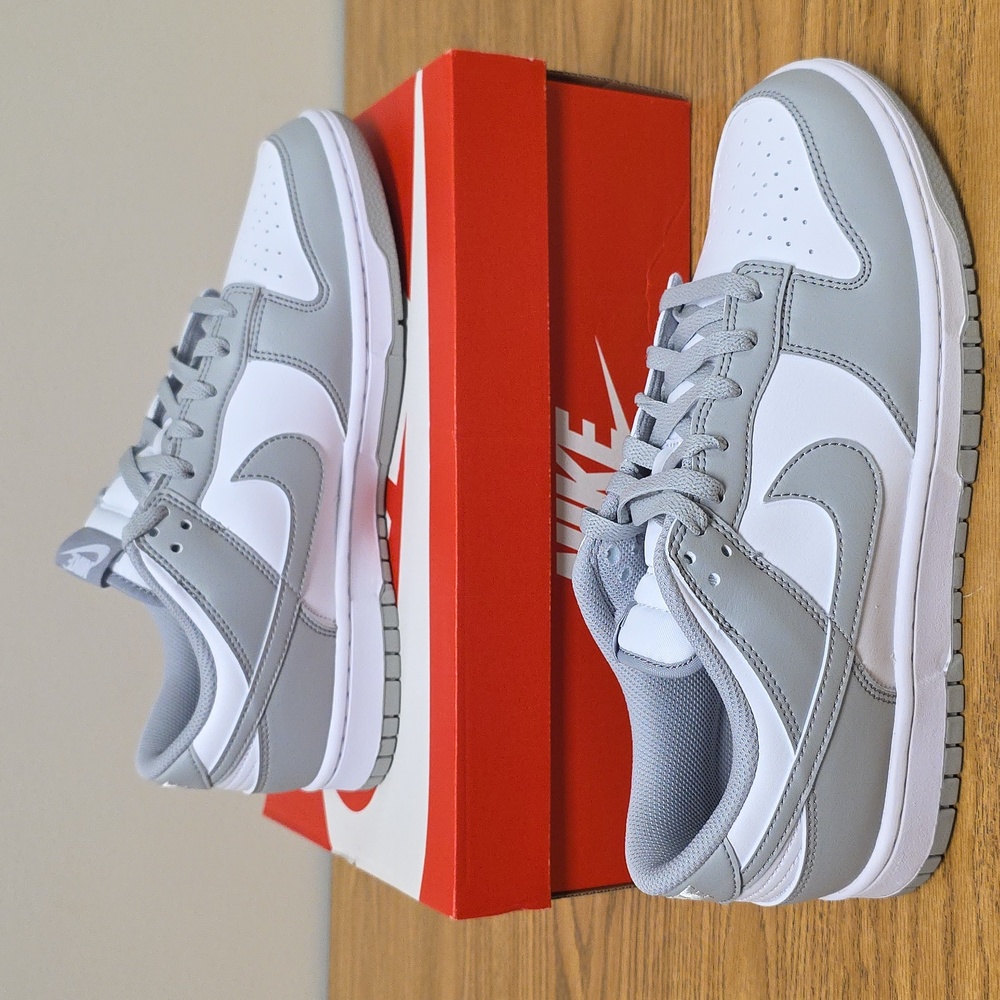 Nike Dunk Low Retro White/Light Smoke Grey Men's Size 10 HF5441-105 New - Picture 2 of 7